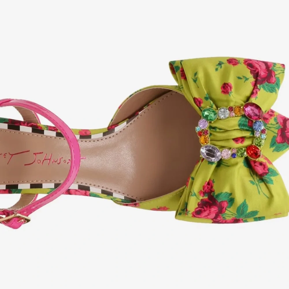 NIB Betsey Johnson Emely Sandal
